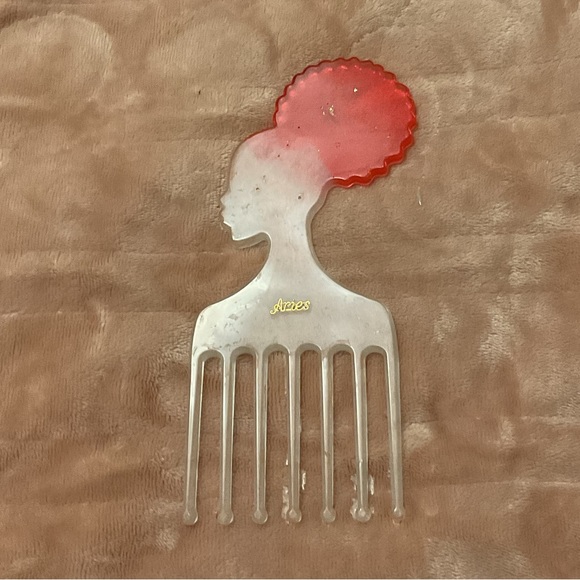 CUSTOM Zodiac Afro Comb - Female Ponytail - Picture 4 of 5